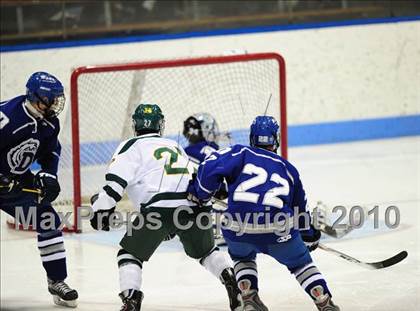 Thumbnail 3 in Darien vs. Hamden (CIAC Division 1 Semifinal) photogallery.