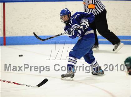 Thumbnail 1 in Darien vs. Hamden (CIAC Division 1 Semifinal) photogallery.