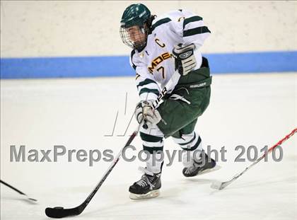 Thumbnail 2 in Darien vs. Hamden (CIAC Division 1 Semifinal) photogallery.