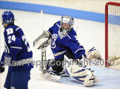 Thumbnail 2 in Darien vs. Hamden (CIAC Division 1 Semifinal) photogallery.