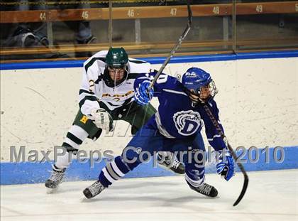 Thumbnail 1 in Darien vs. Hamden (CIAC Division 1 Semifinal) photogallery.