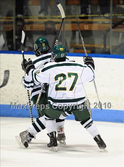 Thumbnail 3 in Darien vs. Hamden (CIAC Division 1 Semifinal) photogallery.