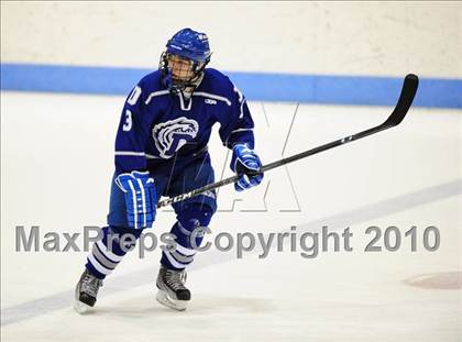 Thumbnail 1 in Darien vs. Hamden (CIAC Division 1 Semifinal) photogallery.