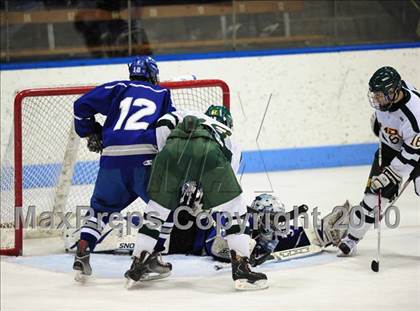 Thumbnail 2 in Darien vs. Hamden (CIAC Division 1 Semifinal) photogallery.