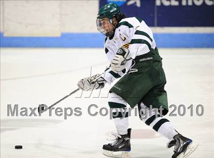 Thumbnail 2 in Darien vs. Hamden (CIAC Division 1 Semifinal) photogallery.