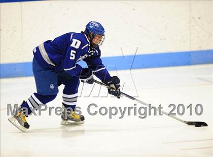 Thumbnail 2 in Darien vs. Hamden (CIAC Division 1 Semifinal) photogallery.