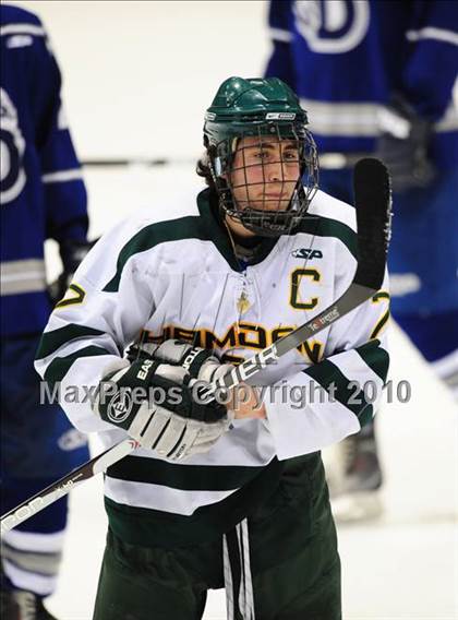 Thumbnail 3 in Darien vs. Hamden (CIAC Division 1 Semifinal) photogallery.