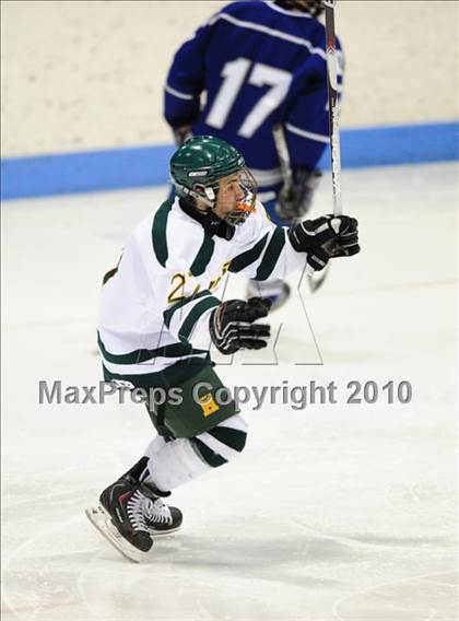 Thumbnail 3 in Darien vs. Hamden (CIAC Division 1 Semifinal) photogallery.