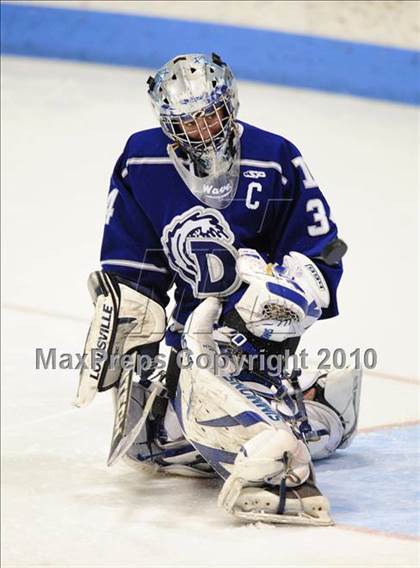 Thumbnail 2 in Darien vs. Hamden (CIAC Division 1 Semifinal) photogallery.