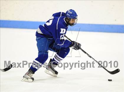 Thumbnail 1 in Darien vs. Hamden (CIAC Division 1 Semifinal) photogallery.