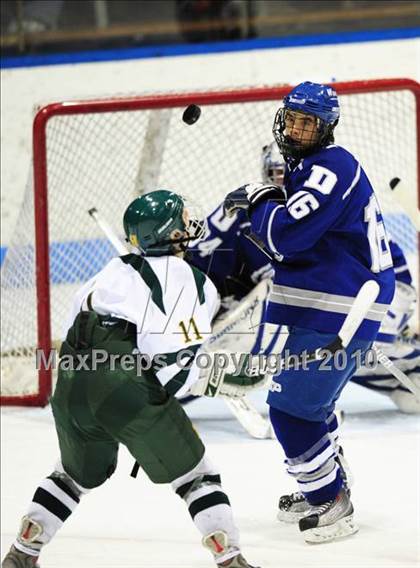 Thumbnail 3 in Darien vs. Hamden (CIAC Division 1 Semifinal) photogallery.