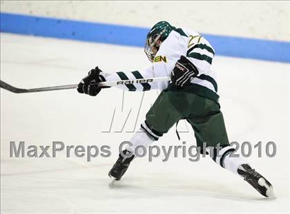 Thumbnail 3 in Darien vs. Hamden (CIAC Division 1 Semifinal) photogallery.