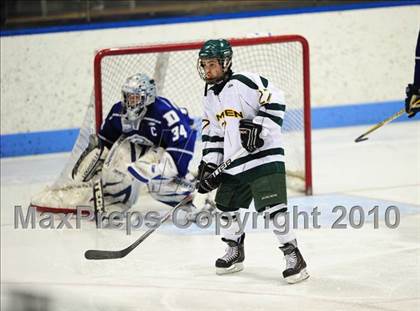 Thumbnail 1 in Darien vs. Hamden (CIAC Division 1 Semifinal) photogallery.