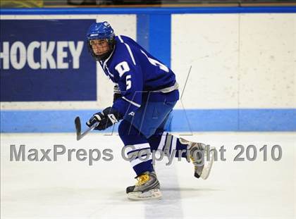 Thumbnail 2 in Darien vs. Hamden (CIAC Division 1 Semifinal) photogallery.