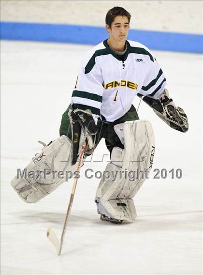 Thumbnail 2 in Darien vs. Hamden (CIAC Division 1 Semifinal) photogallery.