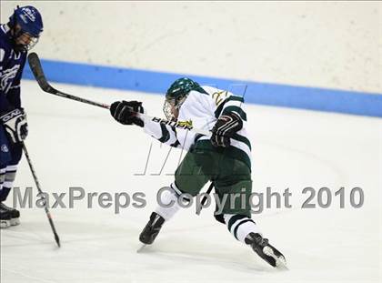 Thumbnail 1 in Darien vs. Hamden (CIAC Division 1 Semifinal) photogallery.
