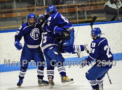 Thumbnail 2 in Darien vs. Hamden (CIAC Division 1 Semifinal) photogallery.