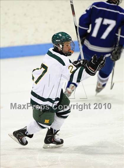 Thumbnail 2 in Darien vs. Hamden (CIAC Division 1 Semifinal) photogallery.