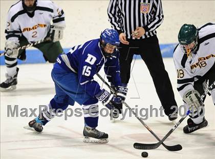 Thumbnail 2 in Darien vs. Hamden (CIAC Division 1 Semifinal) photogallery.