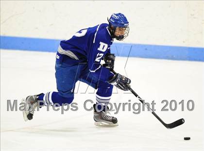 Thumbnail 3 in Darien vs. Hamden (CIAC Division 1 Semifinal) photogallery.