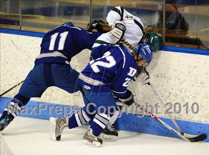 Thumbnail 3 in Darien vs. Hamden (CIAC Division 1 Semifinal) photogallery.