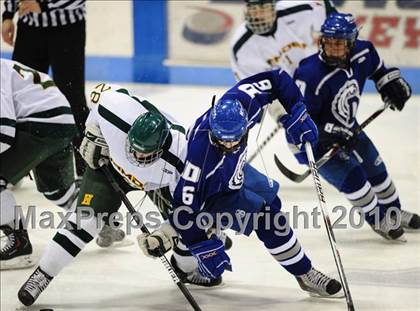 Thumbnail 3 in Darien vs. Hamden (CIAC Division 1 Semifinal) photogallery.