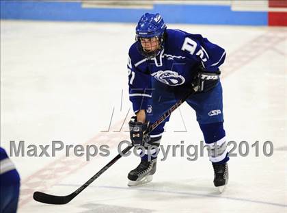 Thumbnail 1 in Darien vs. Hamden (CIAC Division 1 Semifinal) photogallery.