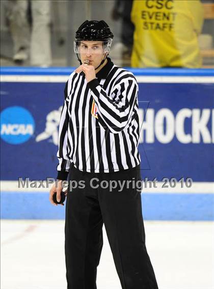 Thumbnail 1 in Darien vs. Hamden (CIAC Division 1 Semifinal) photogallery.