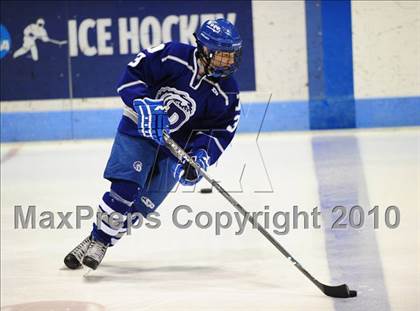 Thumbnail 3 in Darien vs. Hamden (CIAC Division 1 Semifinal) photogallery.