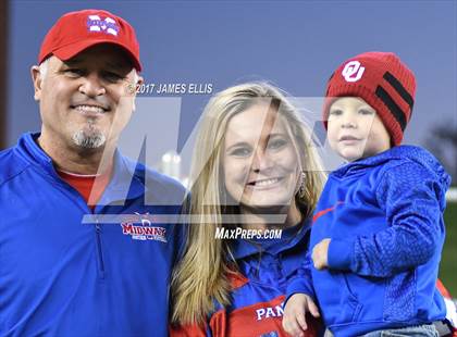 Thumbnail 3 in Midway vs. Carroll (UIL 6A D2 Quarterfinal) photogallery.