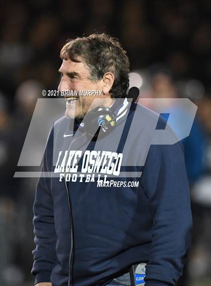 Thumbnail 1 in Lake Oswego vs Jesuit (OSAA 6A Quarterfinal) photogallery.