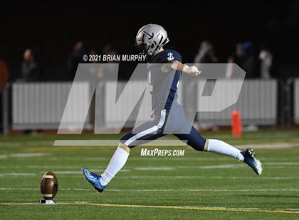 Thumbnail 2 in Lake Oswego vs Jesuit (OSAA 6A Quarterfinal) photogallery.
