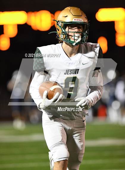 Thumbnail 1 in Lake Oswego vs Jesuit (OSAA 6A Quarterfinal) photogallery.