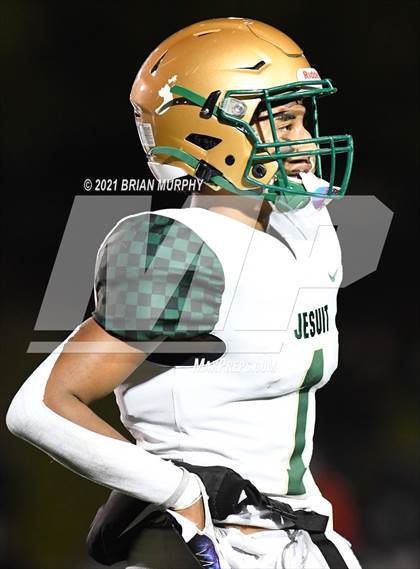 Thumbnail 3 in Lake Oswego vs Jesuit (OSAA 6A Quarterfinal) photogallery.