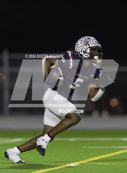 Thumbnail 2 in Friendswood @ A&M Consolidated (UIL Football 5A D1 Region III Bi-District) photogallery.