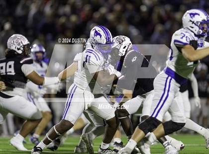 Thumbnail 1 in Friendswood @ A&M Consolidated (UIL Football 5A D1 Region III Bi-District) photogallery.
