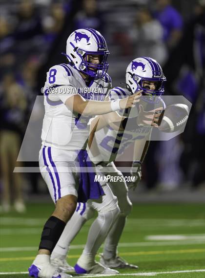 Thumbnail 1 in Friendswood @ A&M Consolidated (UIL Football 5A D1 Region III Bi-District) photogallery.
