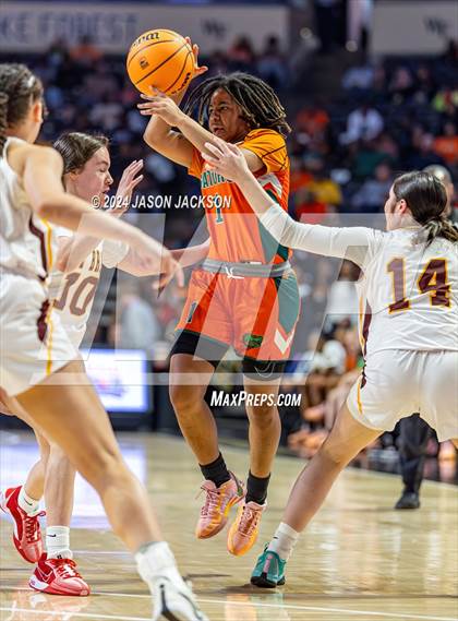 Thumbnail 3 in East Columbus @ Cherokee (NCHSAA 1A Final) photogallery.