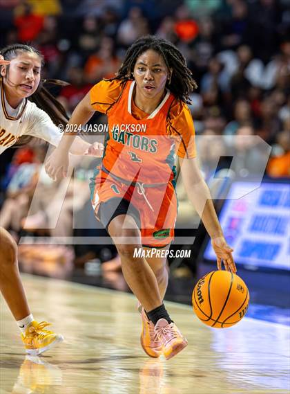 Thumbnail 3 in East Columbus @ Cherokee (NCHSAA 1A Final) photogallery.