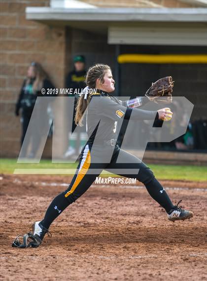 Thumbnail 2 in Hendersonville vs Rhea County (Soddy Daisy Play Day) photogallery.