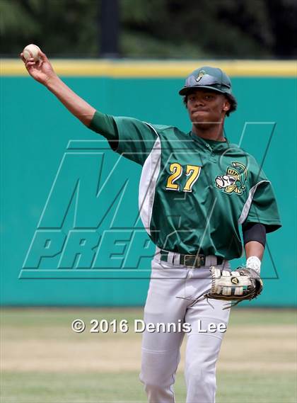 Thumbnail 2 in Castro Valley vs. De La Salle (CIF NCS D1 Final) photogallery.