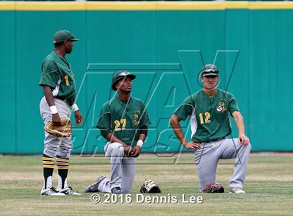Thumbnail 1 in Castro Valley vs. De La Salle (CIF NCS D1 Final) photogallery.