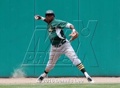 Thumbnail 1 in Castro Valley vs. De La Salle (CIF NCS D1 Final) photogallery.