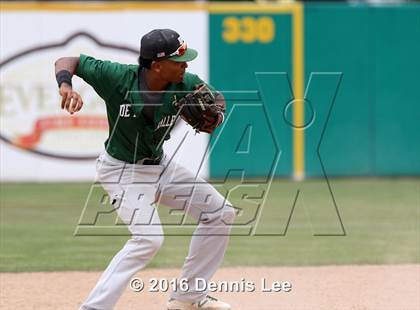 Thumbnail 1 in Castro Valley vs. De La Salle (CIF NCS D1 Final) photogallery.