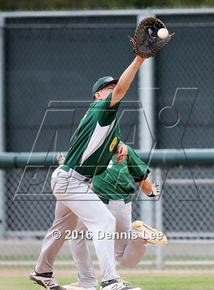 Thumbnail 2 in Castro Valley vs. De La Salle (CIF NCS D1 Final) photogallery.