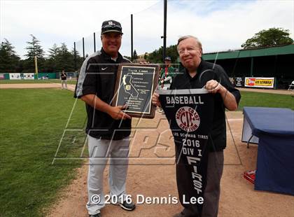 Thumbnail 3 in Castro Valley vs. De La Salle (CIF NCS D1 Final) photogallery.