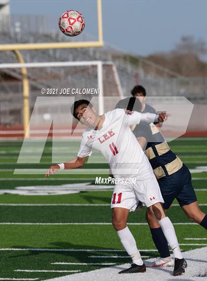 Thumbnail 3 in Lee [Robert E.] vs Alexander (UIL 6A Region 4 Semifinal) photogallery.