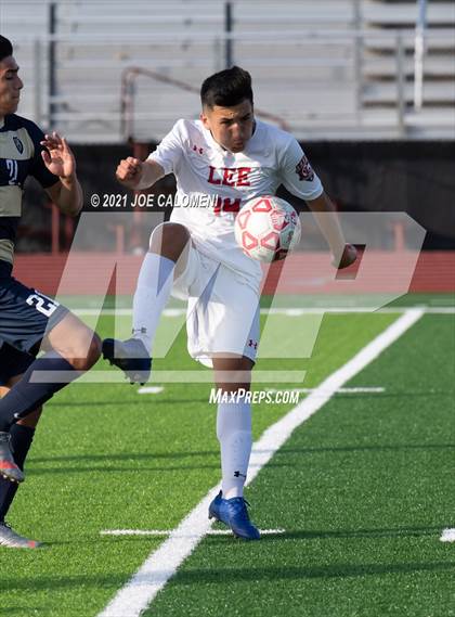 Thumbnail 2 in Lee [Robert E.] vs Alexander (UIL 6A Region 4 Semifinal) photogallery.