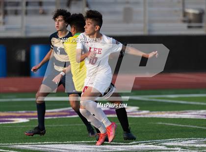 Thumbnail 1 in Lee [Robert E.] vs Alexander (UIL 6A Region 4 Semifinal) photogallery.
