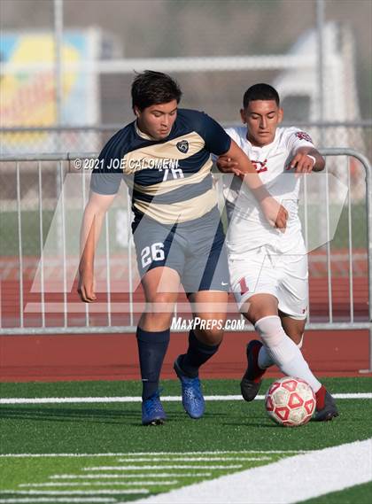 Thumbnail 1 in Lee [Robert E.] vs Alexander (UIL 6A Region 4 Semifinal) photogallery.
